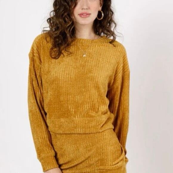 Band of the Free Russel Ribbed Velvet Sweater in Gold - Picture 9 of 9